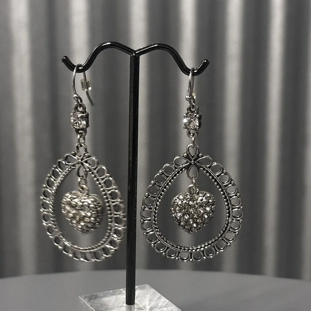 Silver Tone Rhinestone Heart Teardrop Filigree Dangle Earrings Pave‎ Pierced